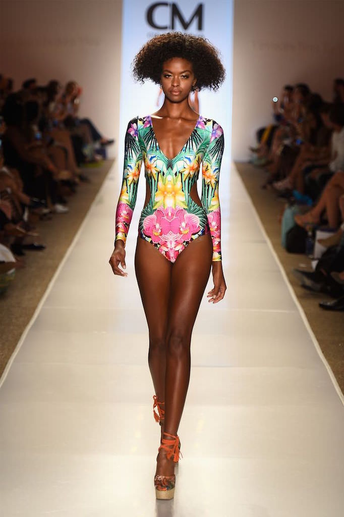 Plajda tropik havalı