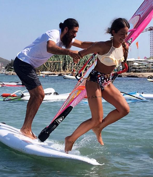 Eliz Sakuçoğlu ve Beran Benan tatilde