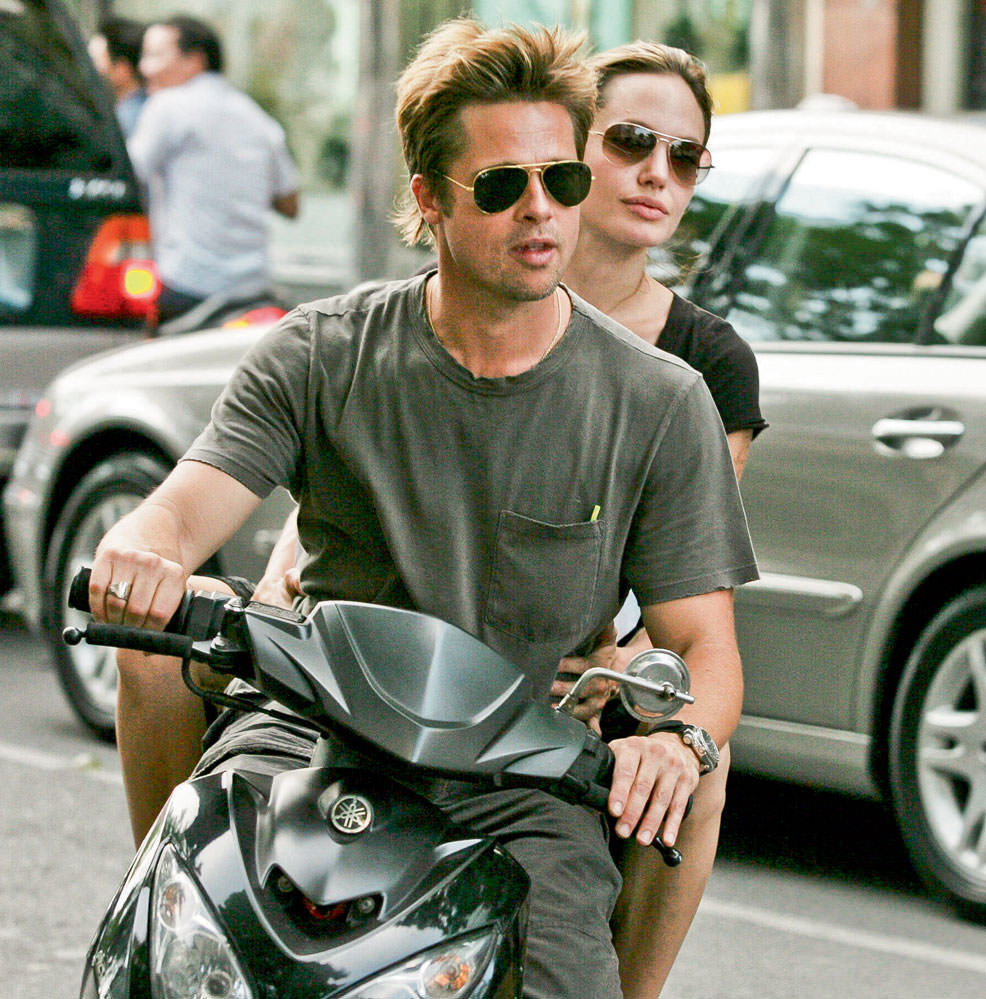 Trafikten bunalan Scooter’a atlıyor