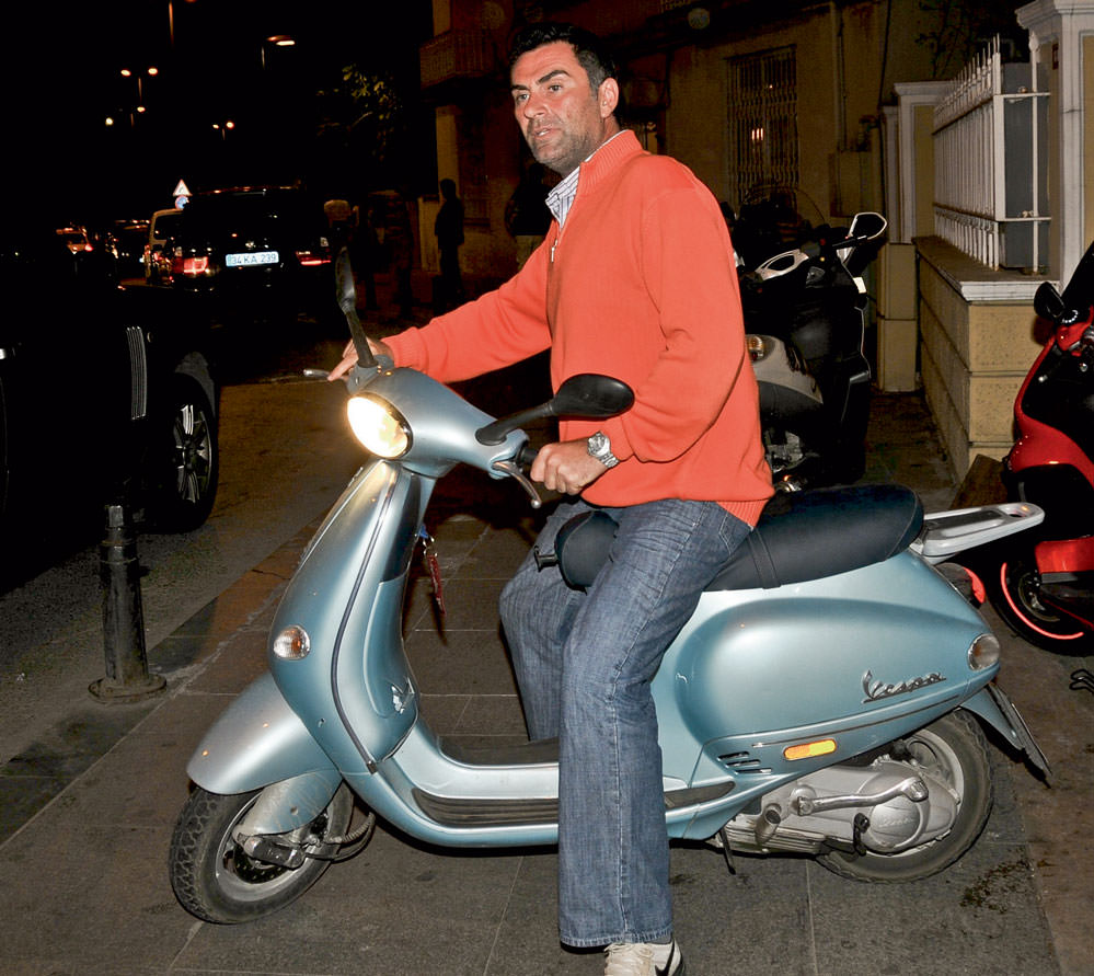 Trafikten bunalan Scooter’a atlıyor