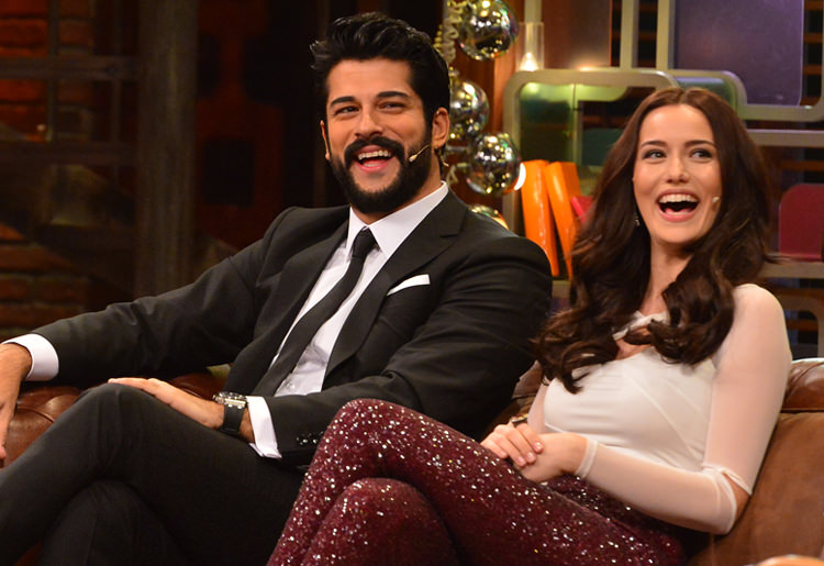 Burak Özçivit ve Fahriye Evcen'den ortak karar
