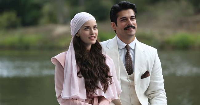 Burak Özçivit ve Fahriye Evcen'den ortak karar