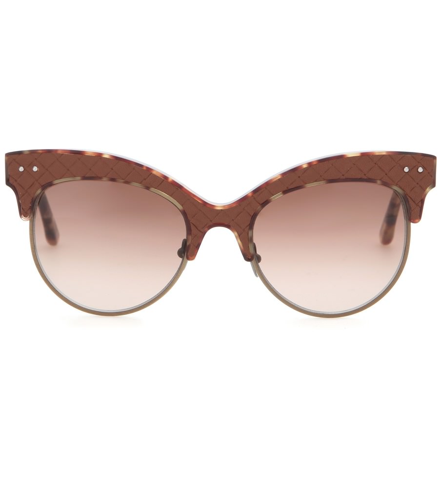 Sonbaharda kahverengi kokusu