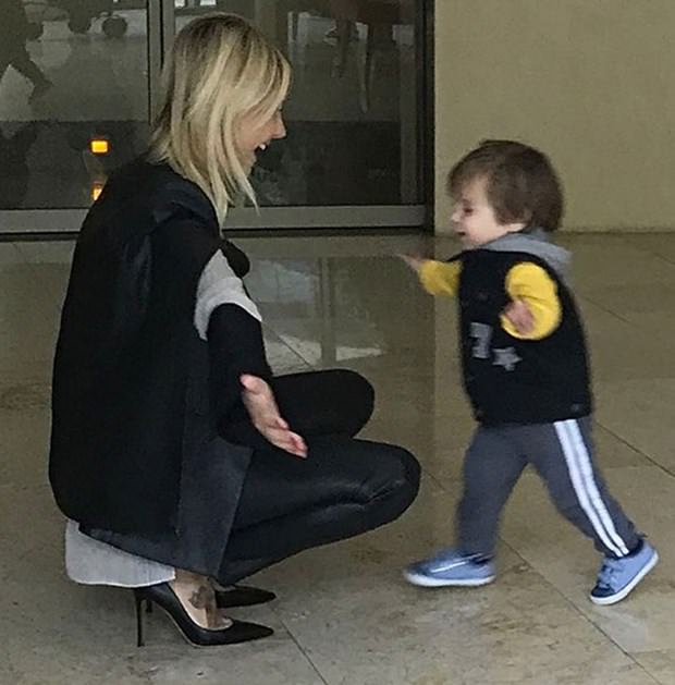 Ünlülerin Sevgililer Günü paylaşımları