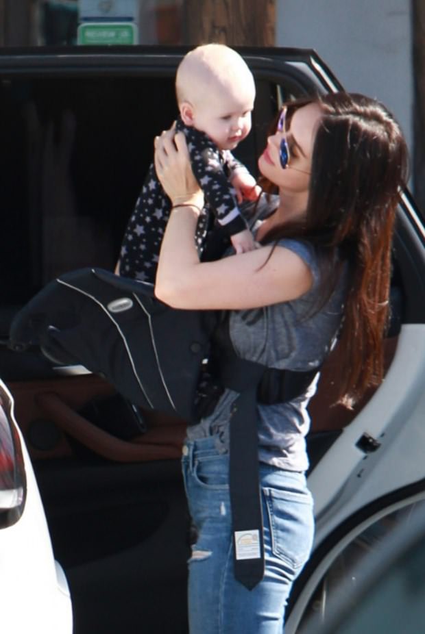 Megan Fox ilk kez oğluyla