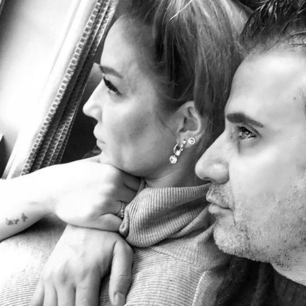 Ünlülerin Sevgililer Günü paylaşımları