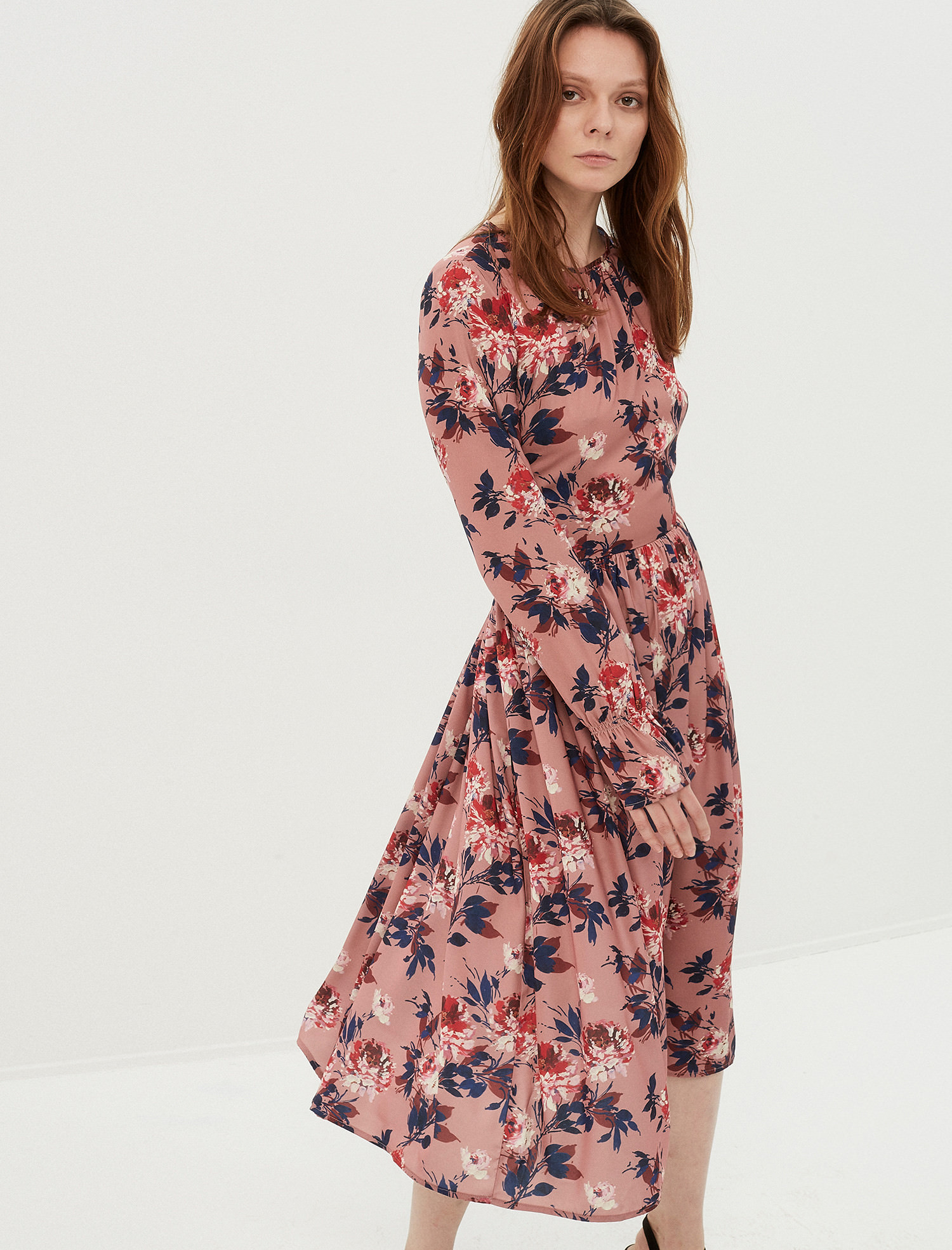 Sezonun hiti çiçek desenliler