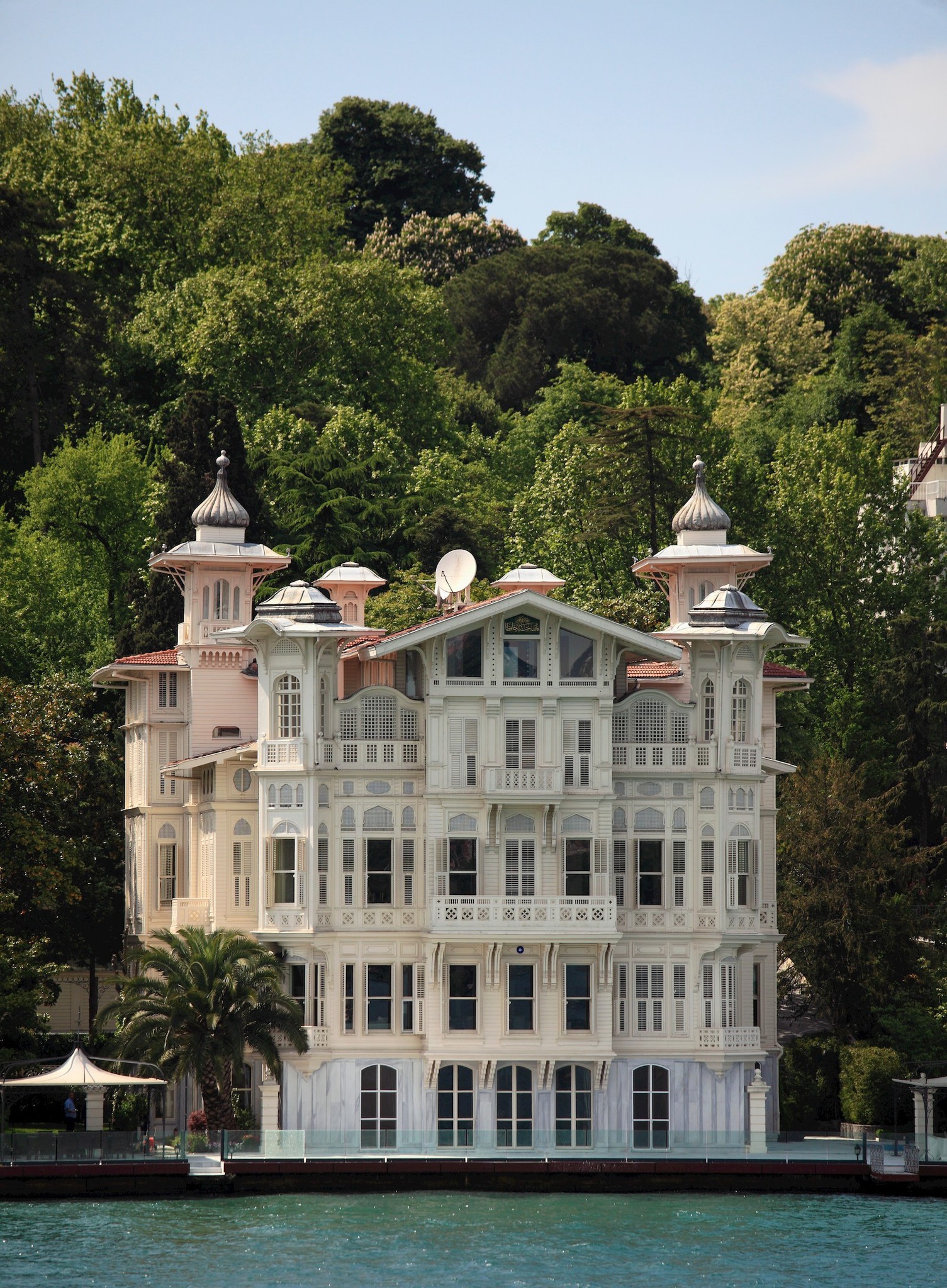 Ünlüler İstanbul’da Hangi Semtlerde Oturuyor?