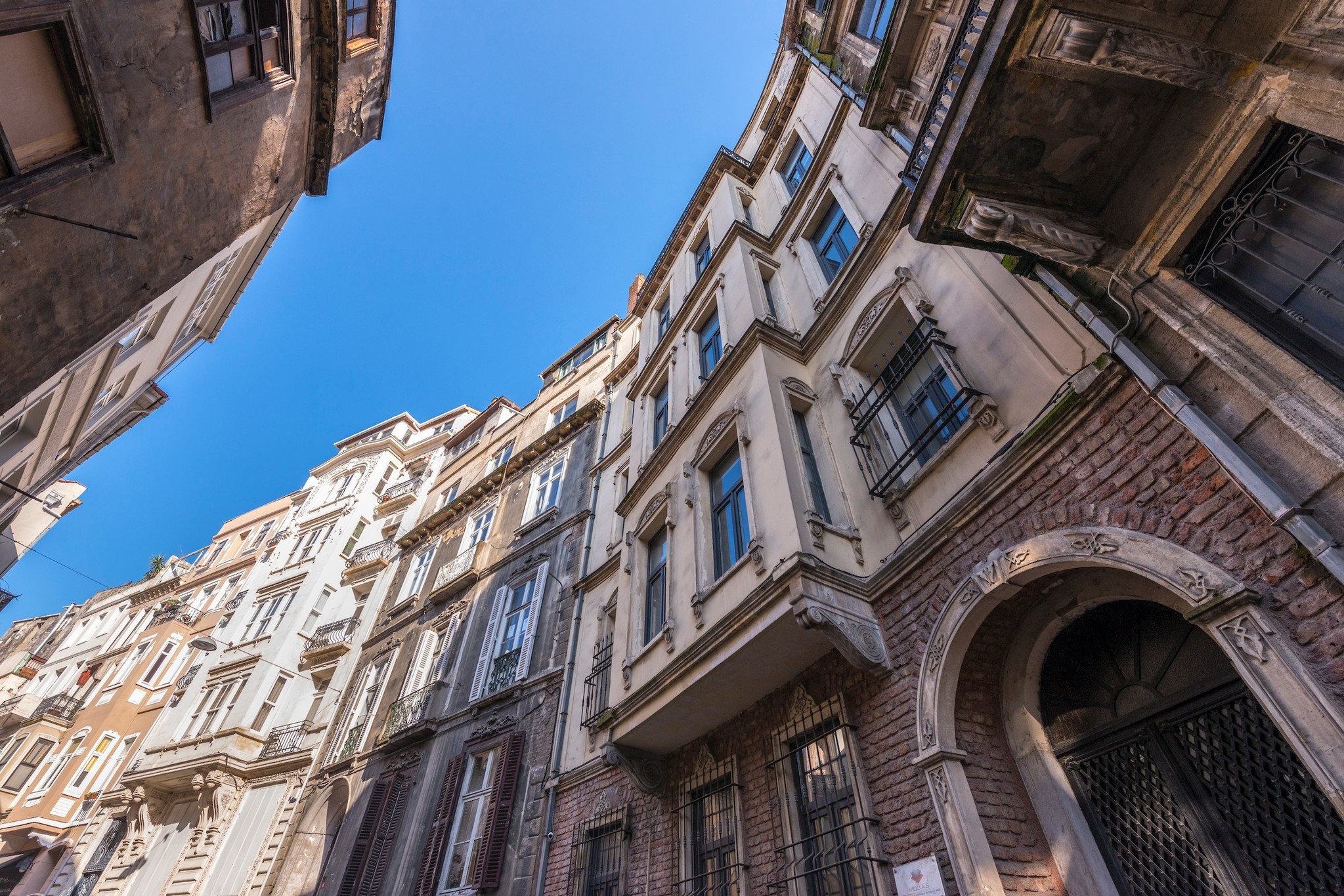 Ünlüler İstanbul’da Hangi Semtlerde Oturuyor?