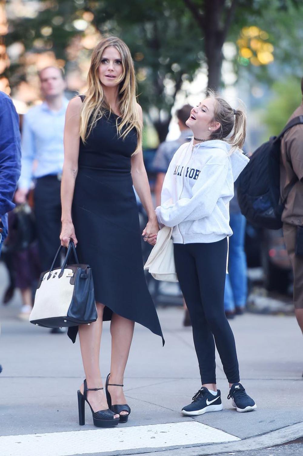 Abartılı makyajı dikkat çekti