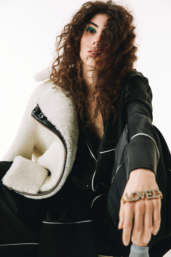 Her şey gerçeklik için