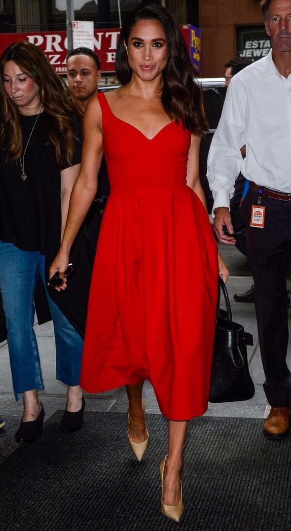 Kraliyet gelinleri arasında şıklık savaşı!