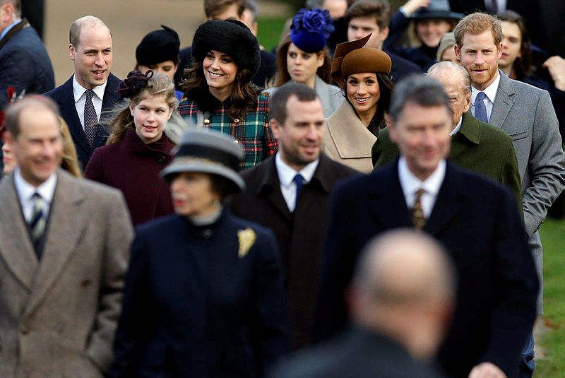 Kraliyet gelinleri arasında şıklık savaşı!