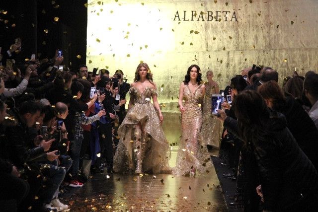 Ayşe Hatun Önal, Victoria's Secret meleği ile podyuma çıktı