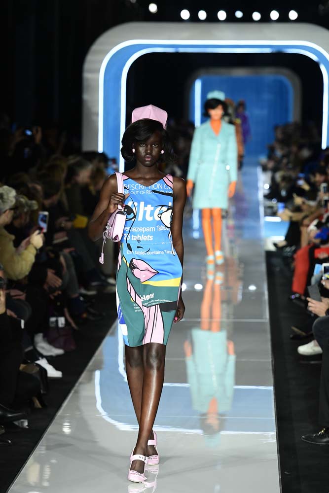 Moschino 2018-19 Sonbahar/Kış