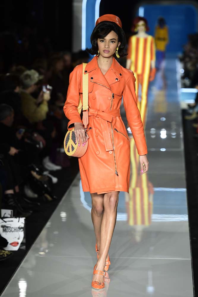Moschino 2018-19 Sonbahar/Kış
