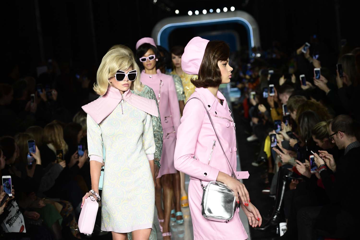 Moschino 2018-19 Sonbahar/Kış