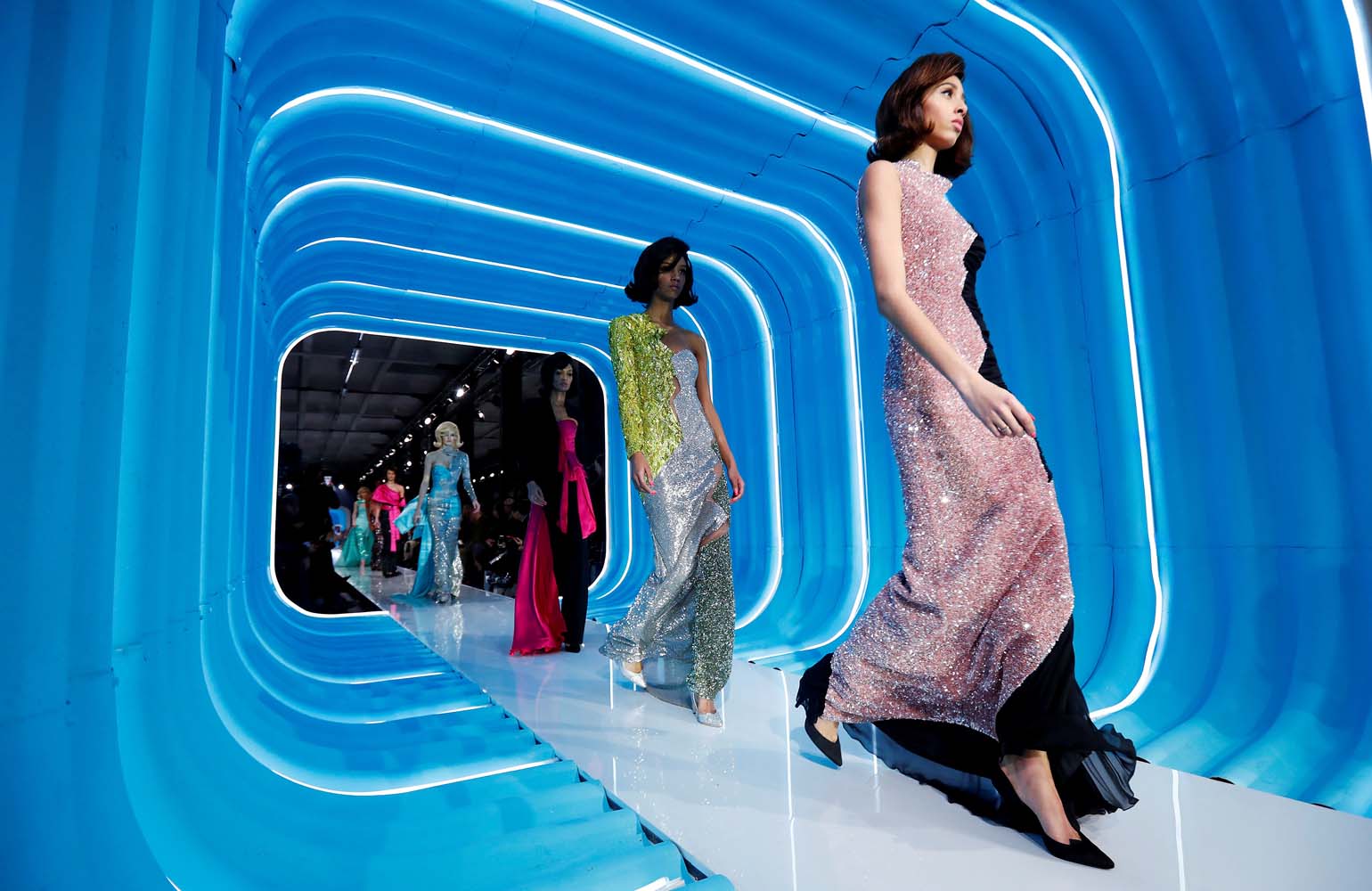 Moschino 2018-19 Sonbahar/Kış