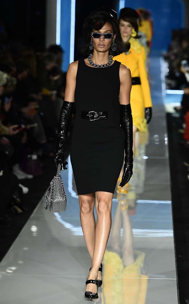 Moschino 2018-19 Sonbahar/Kış
