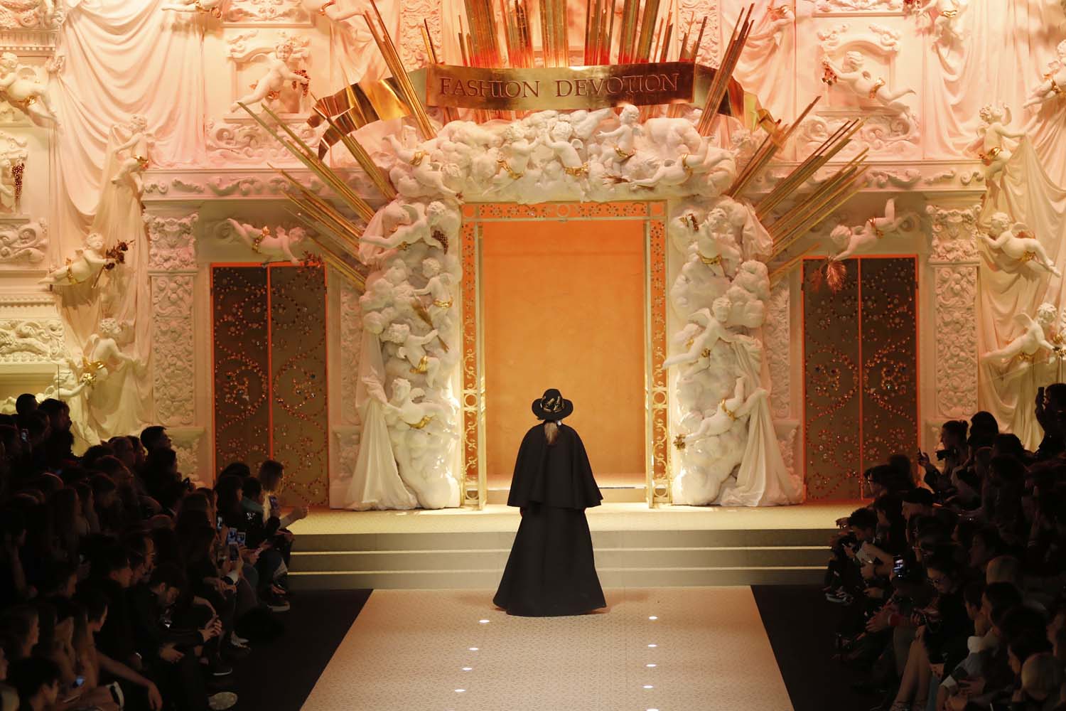 Dolce & Gabbana 2018-19 Sonbahar/Kış