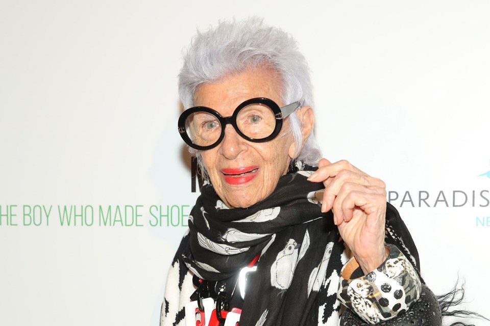 96 yaşındaki stil ikonu Barbie bebeğe dönüştü