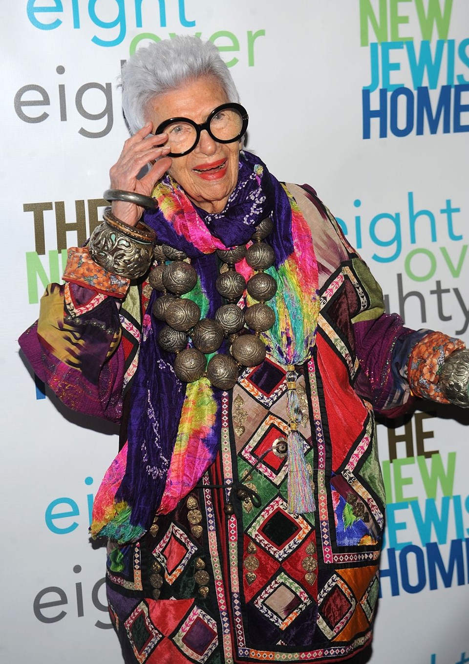 96 yaşındaki stil ikonu Barbie bebeğe dönüştü