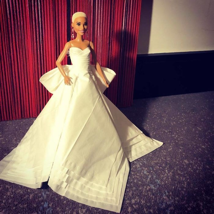 Barbie'ler için tuvalet kağıdı modası