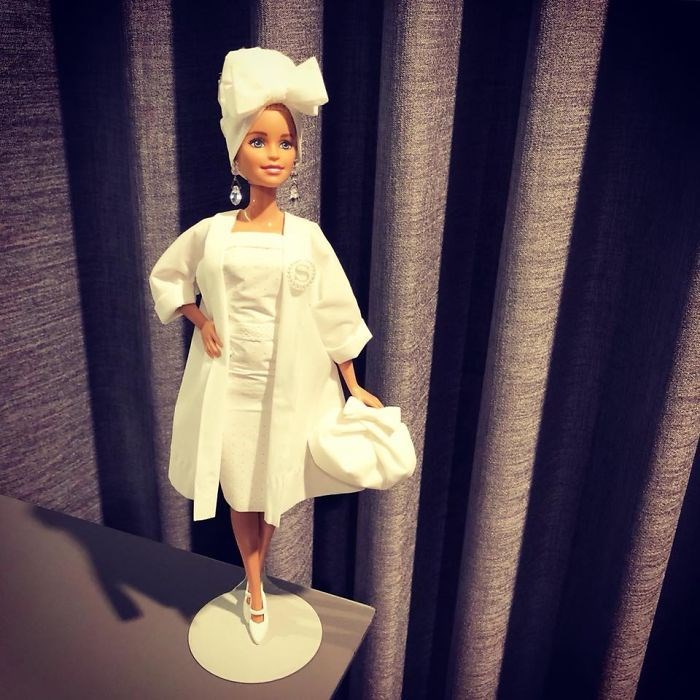 Barbie'ler için tuvalet kağıdı modası