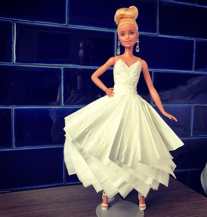 Barbie'ler için tuvalet kağıdı modası