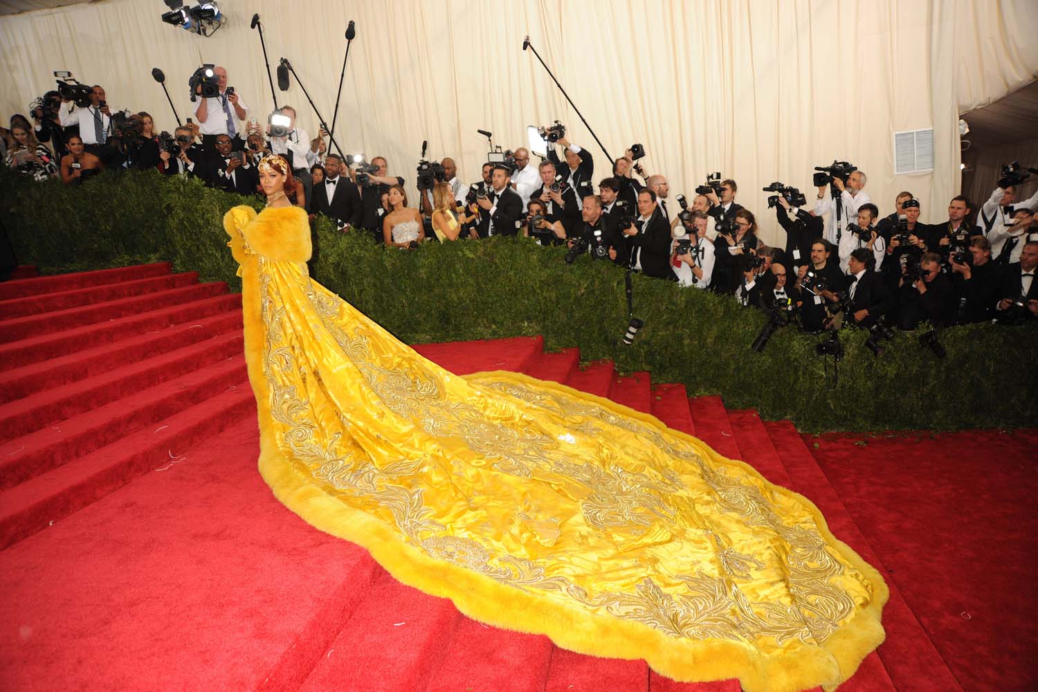 Rihanna, Met Gala 2018'i sunacak