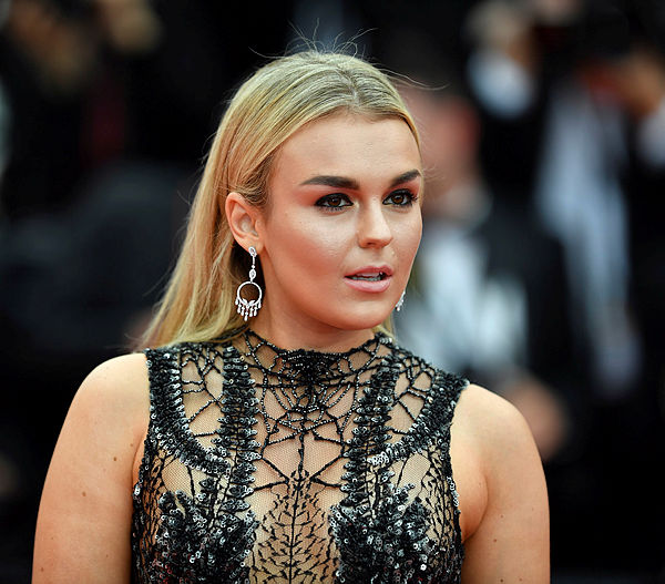 71. Cannes'den saç ve makyaj görünümleri