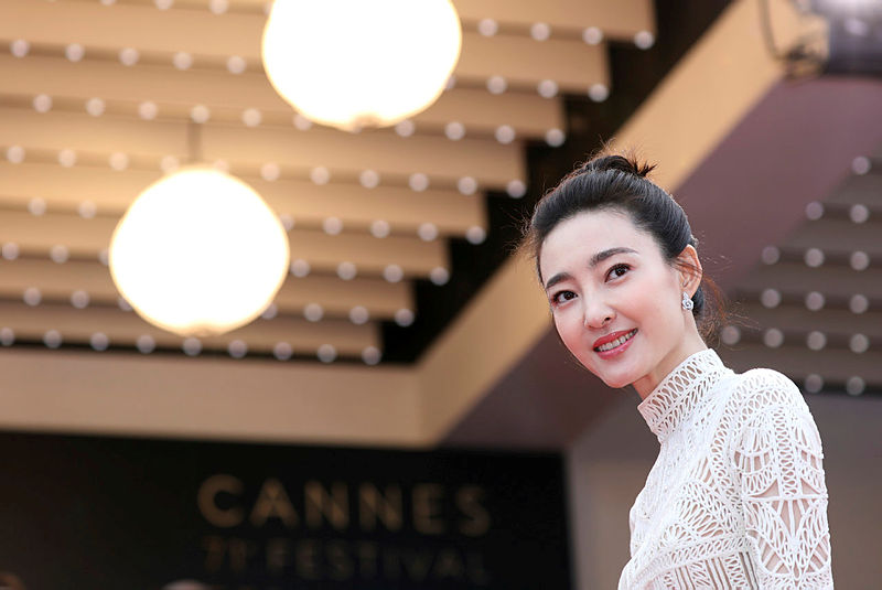 71. Cannes'den saç ve makyaj görünümleri