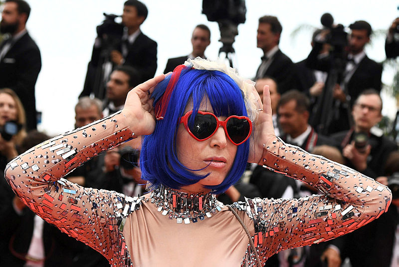 71. Cannes'den saç ve makyaj görünümleri