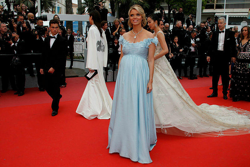 Cannes'taki film galaları podyum gibi