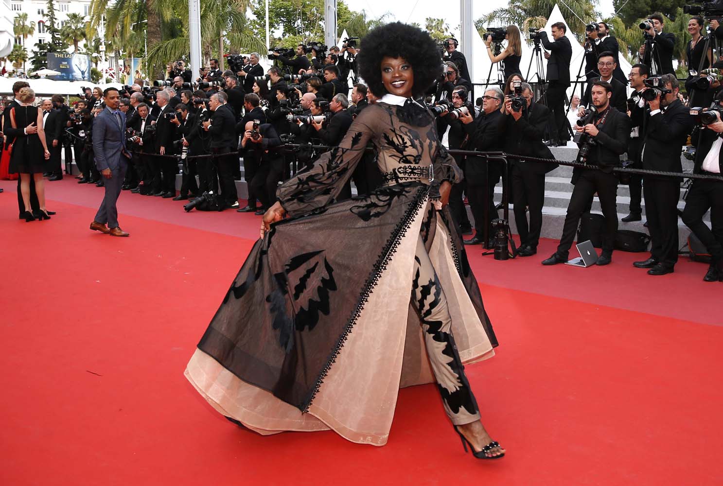 Ahlat Ağacı ekibi Cannes kırmızı halısında