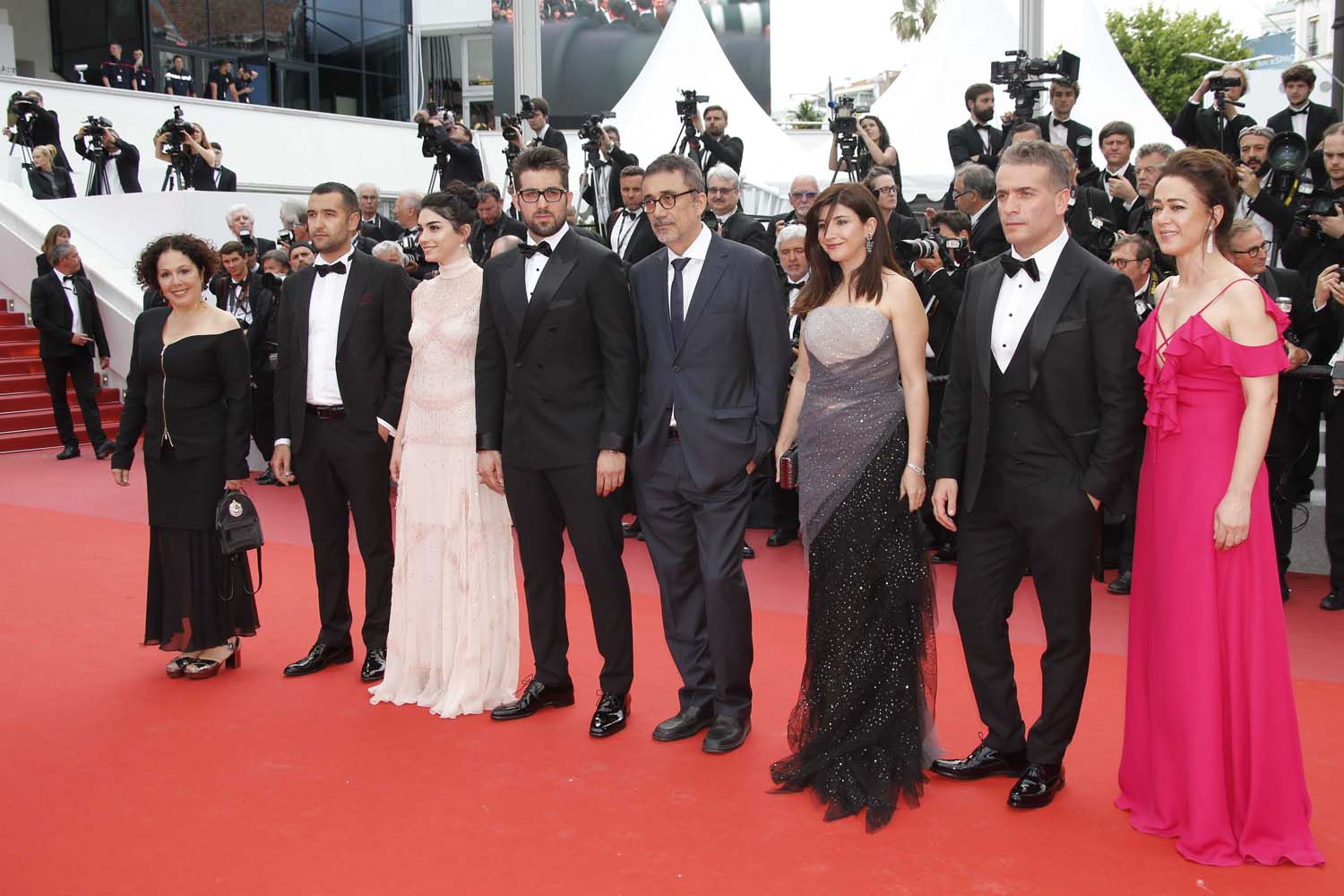 Ahlat Ağacı ekibi Cannes kırmızı halısında