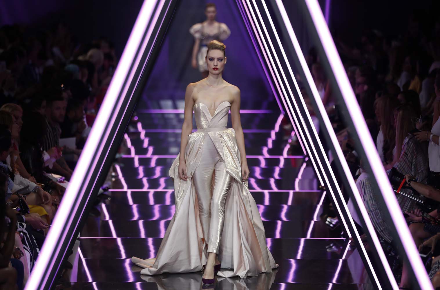 Ralph & Russo Sonbahar-Kış 2018-19 Couture