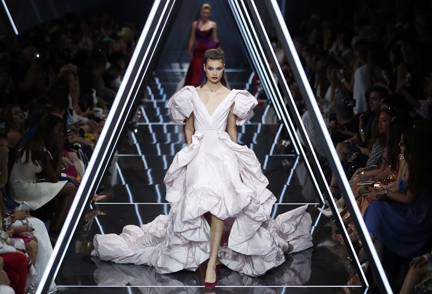 Ralph & Russo Sonbahar-Kış 2018-19 Couture