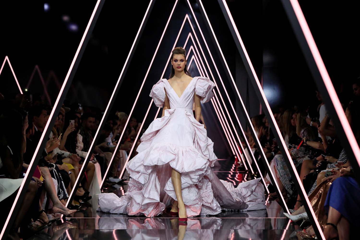 Ralph & Russo Sonbahar-Kış 2018-19 Couture