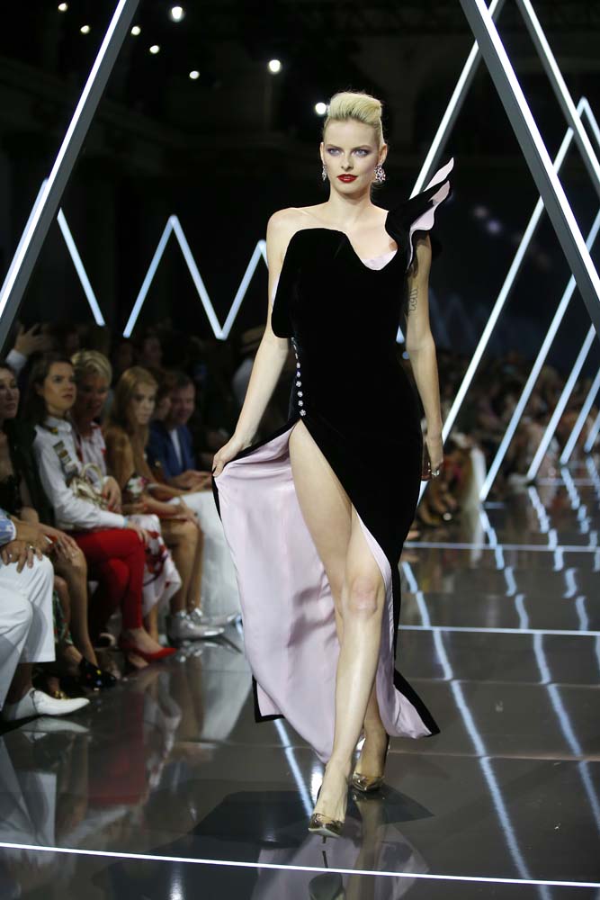 Ralph & Russo Sonbahar-Kış 2018-19 Couture