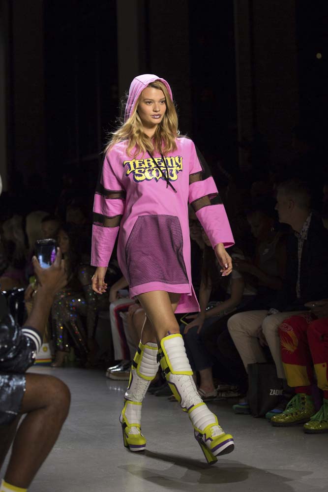 Jeremy Scott 2019 İlkbahar/Yaz koleksiyonu