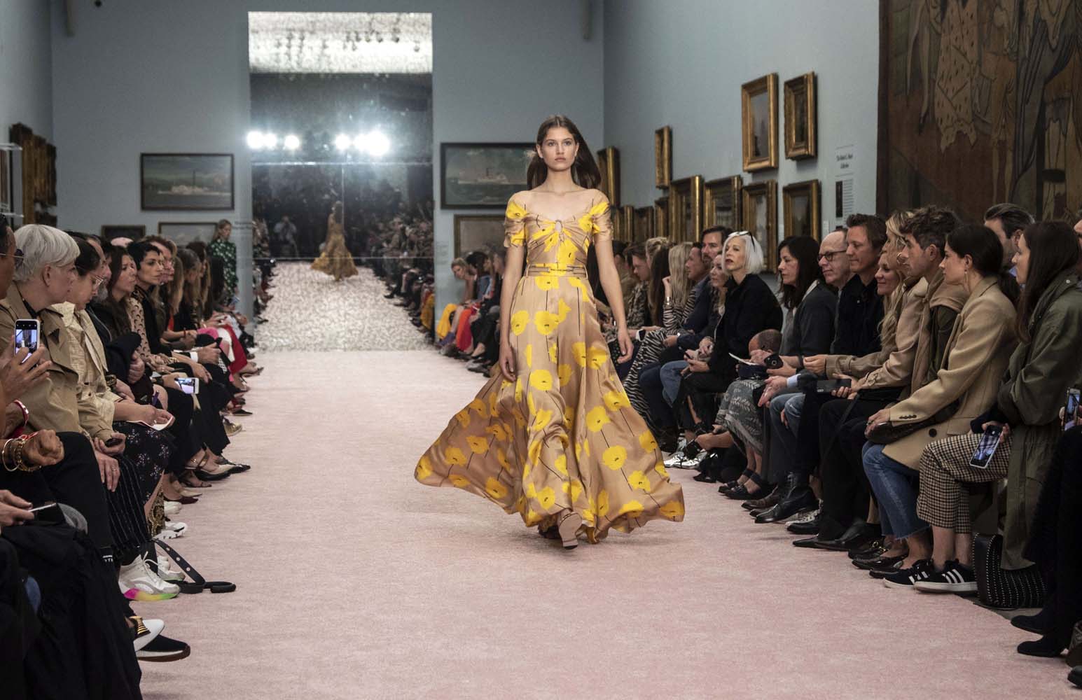 Carolina Herrera 2019 İlkbahar/Yaz defilesi