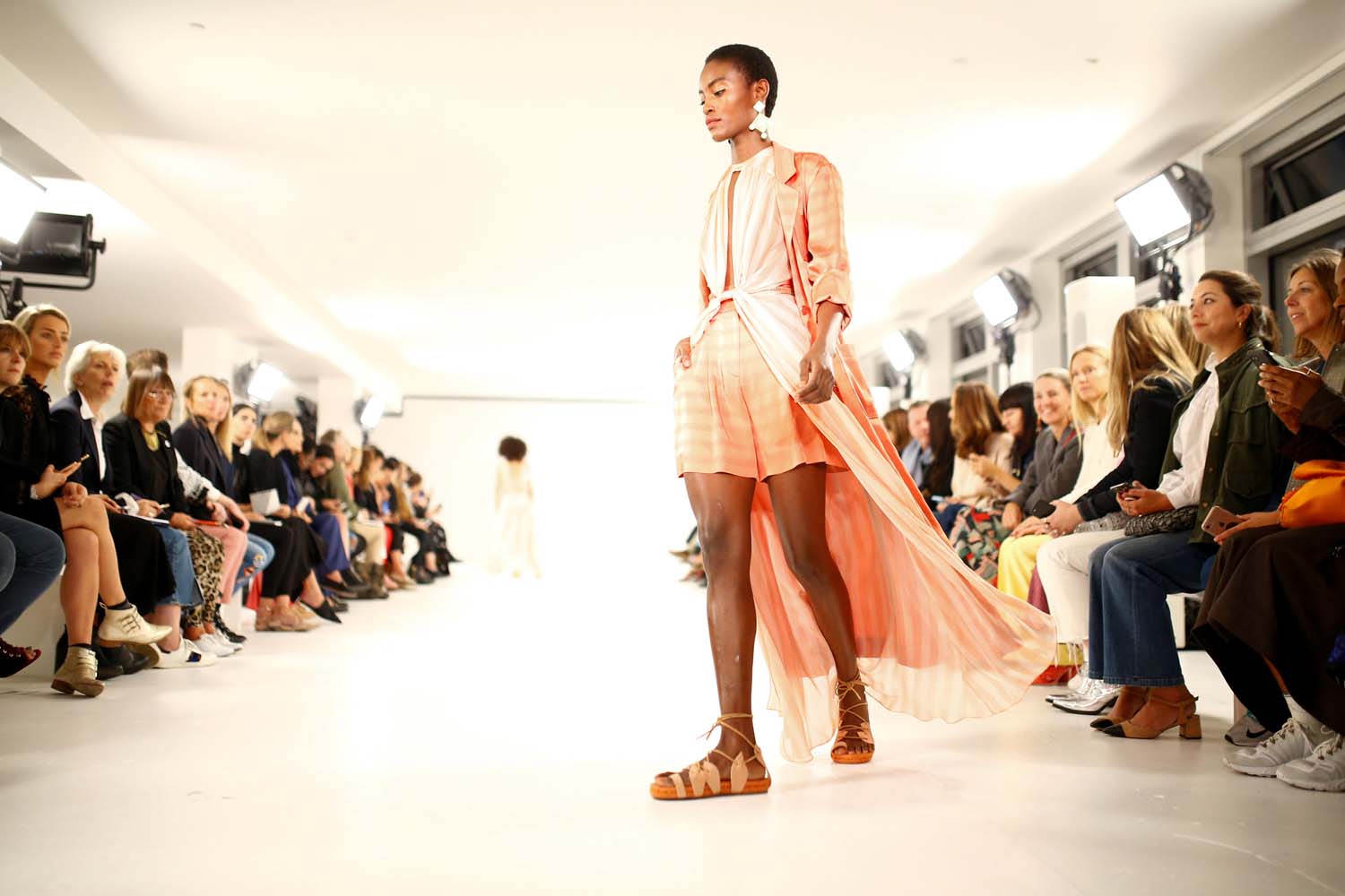 Temperley London 2019 İlkbahar/Yaz defilesi