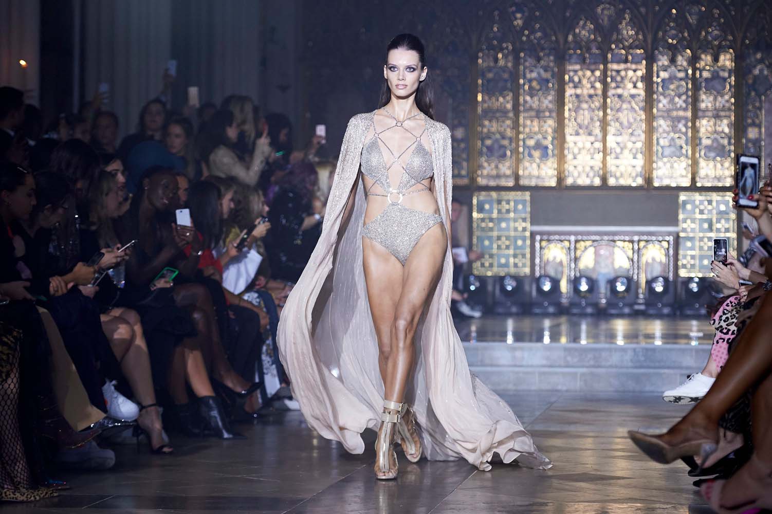 Julien Mcdonald 2019 İlkbahar/Yaz