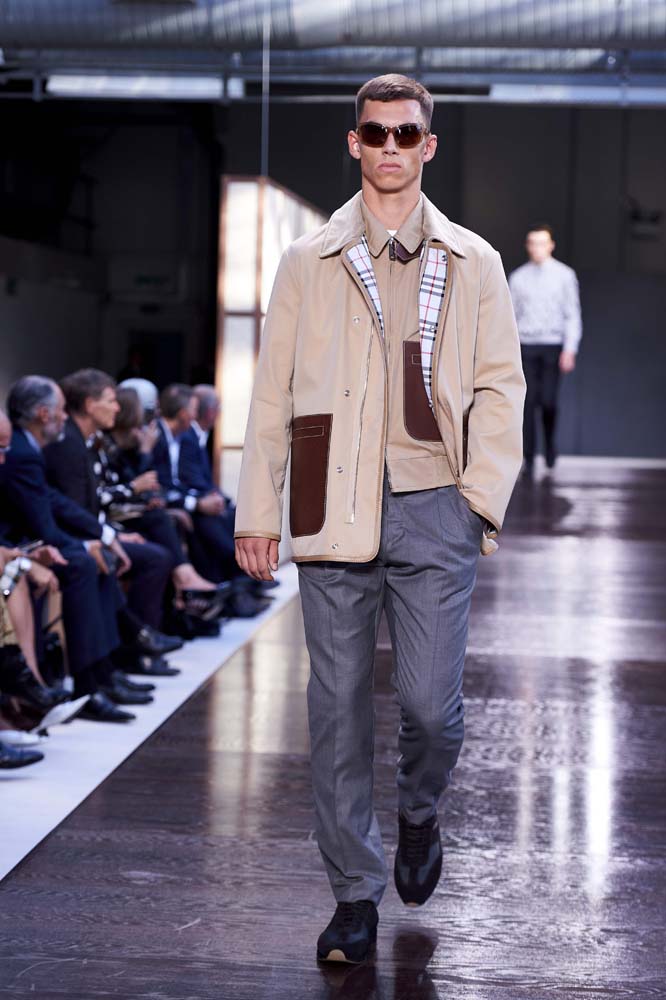 Riccardo Tisci'li ilk Burberry şovu!