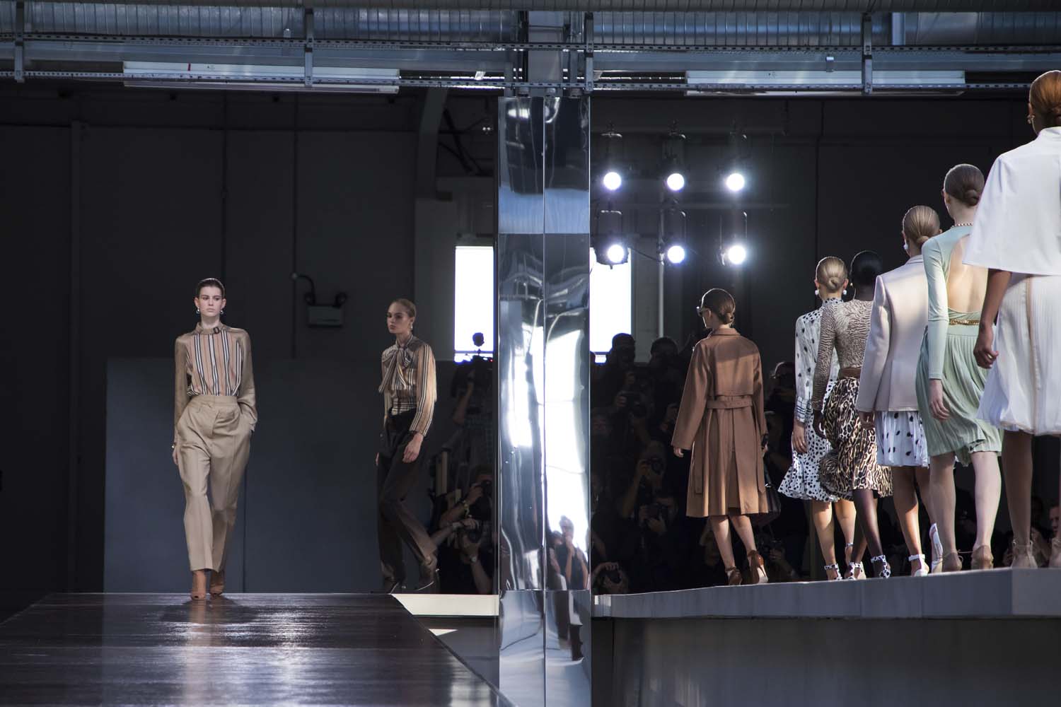 Riccardo Tisci'li ilk Burberry şovu!