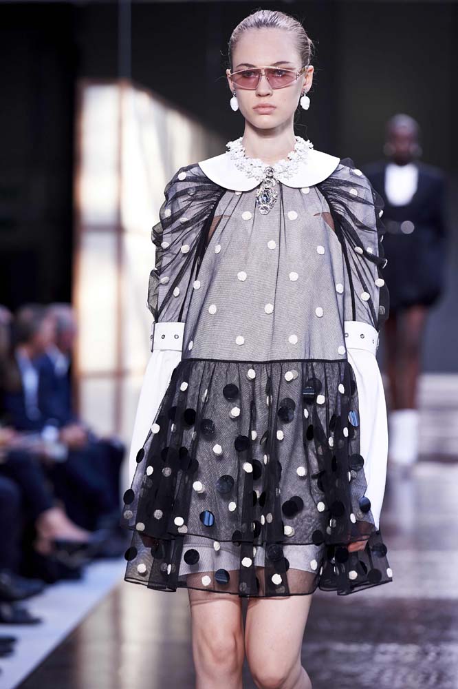 Riccardo Tisci'li ilk Burberry şovu!