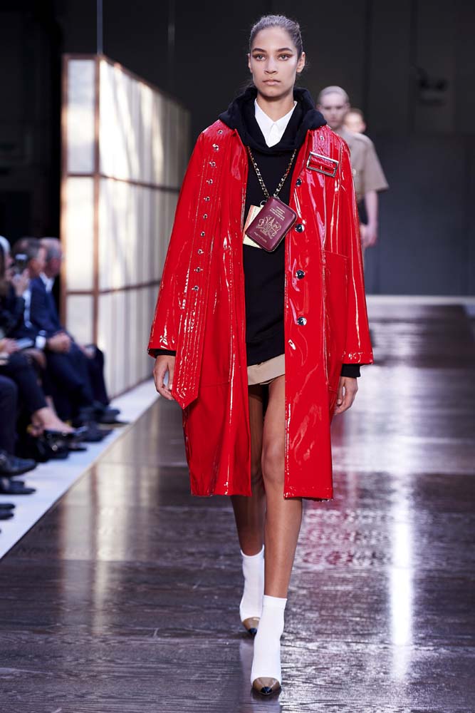 Riccardo Tisci'li ilk Burberry şovu!