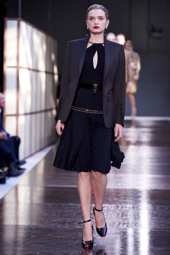 Riccardo Tisci'li ilk Burberry şovu!