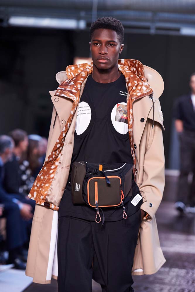 Riccardo Tisci'li ilk Burberry şovu!